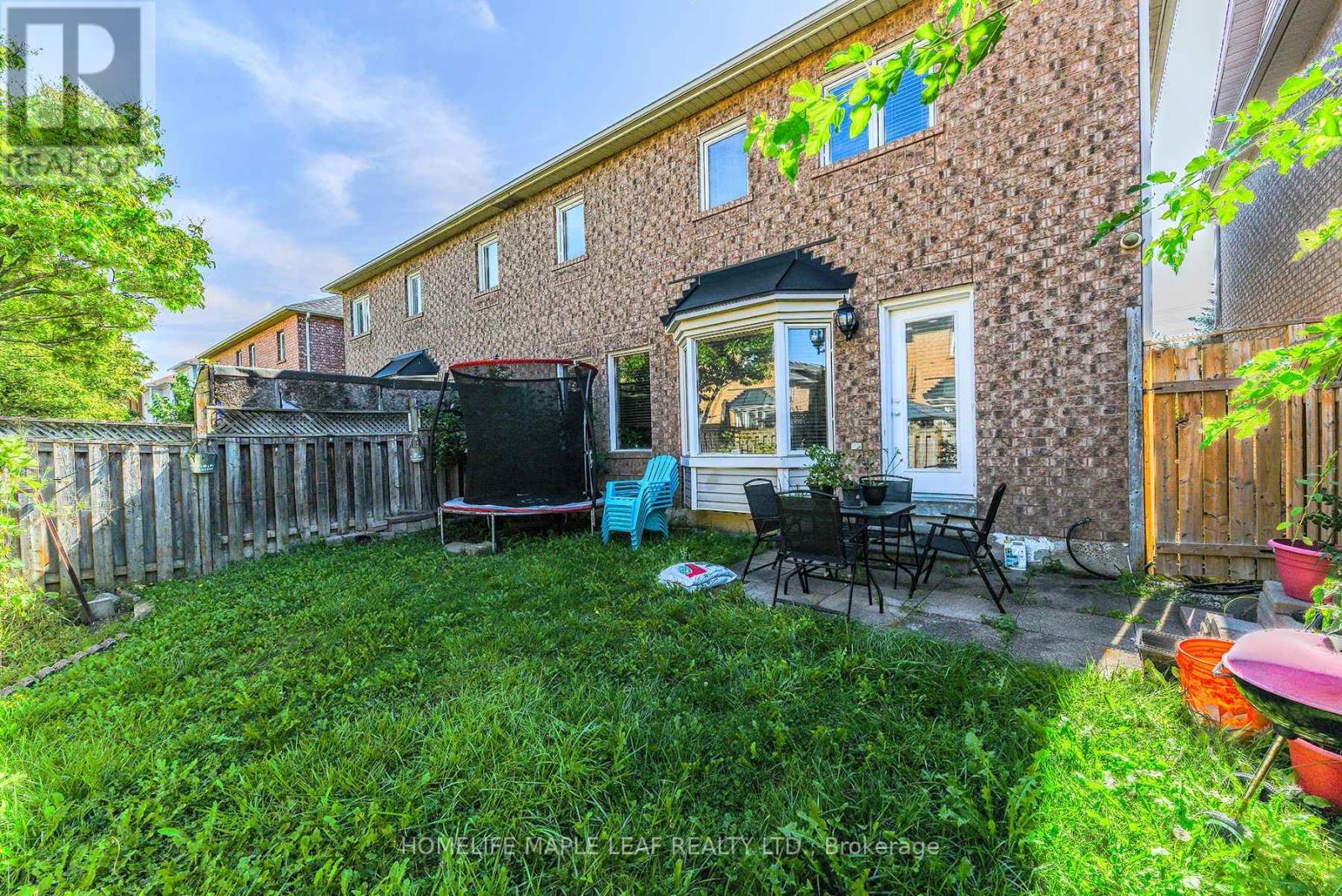 Photo 36 of 45 Seaside Circle, Brampton ON