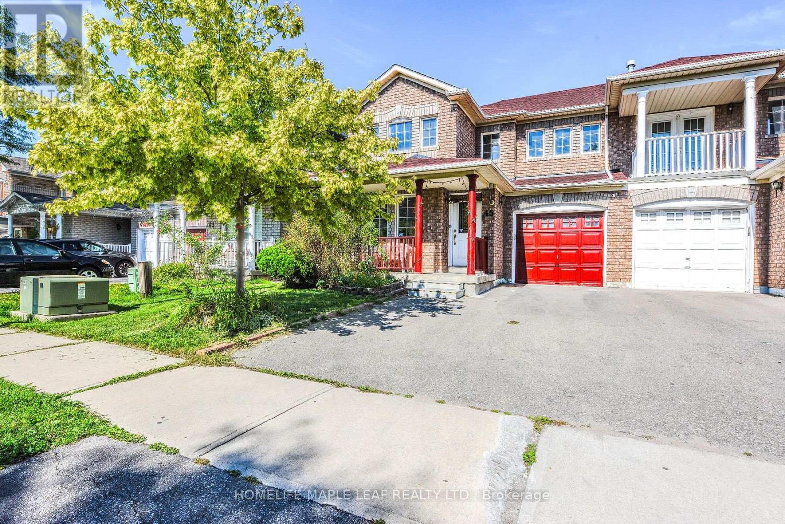 Photo 4 of 45 Seaside Circle, Brampton ON