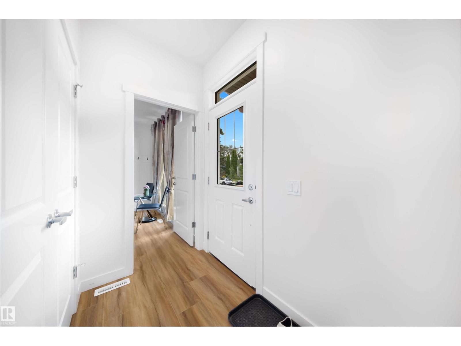 Photo 5 of 10818 68 Av Nw, Edmonton AB