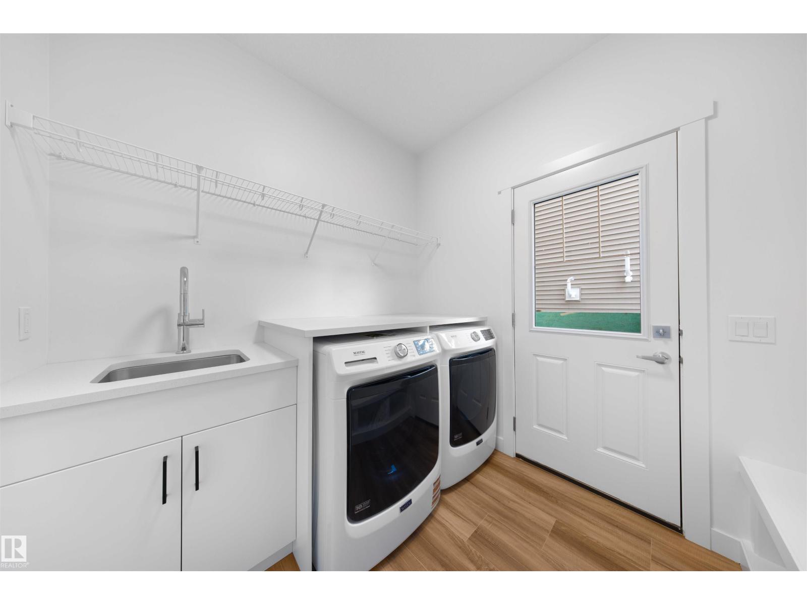 Photo 10 of 10818 68 Av Nw, Edmonton AB
