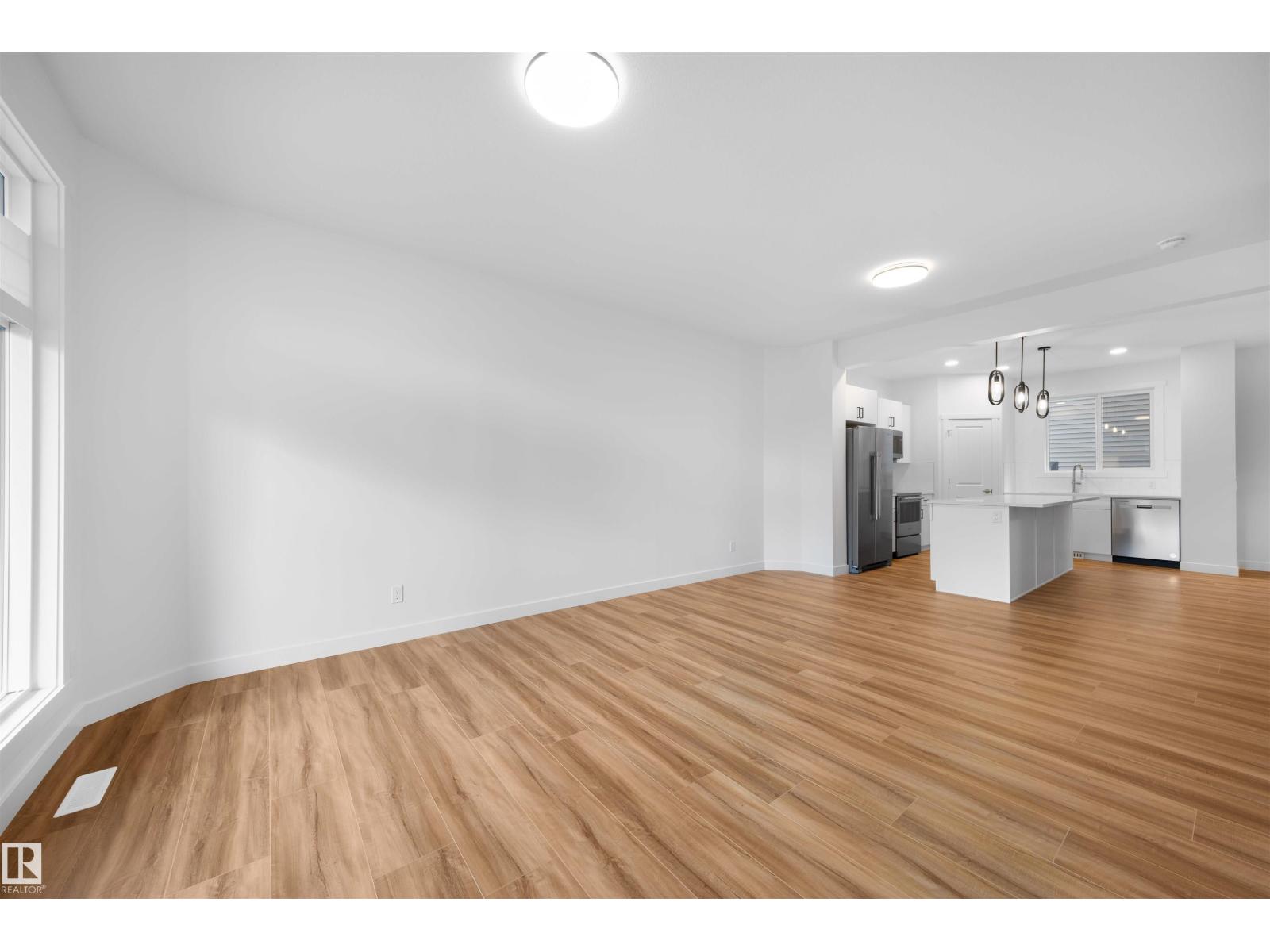 Photo 6 of 10818 68 Av Nw, Edmonton AB