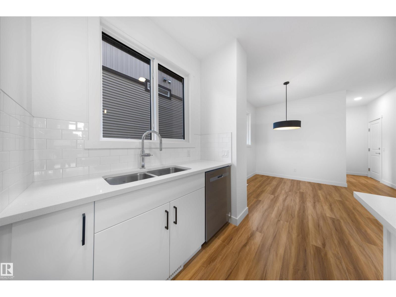 Photo 8 of 10818 68 Av Nw, Edmonton AB