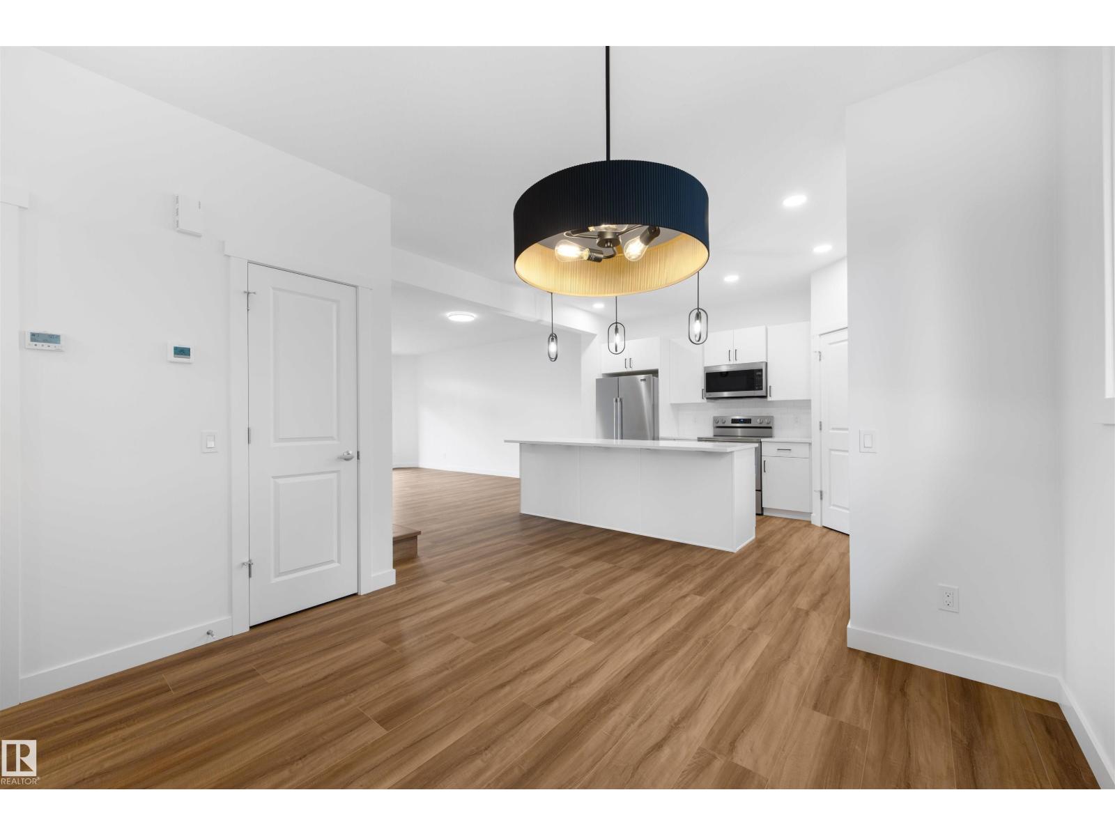 Photo 9 of 10818 68 Av Nw, Edmonton AB