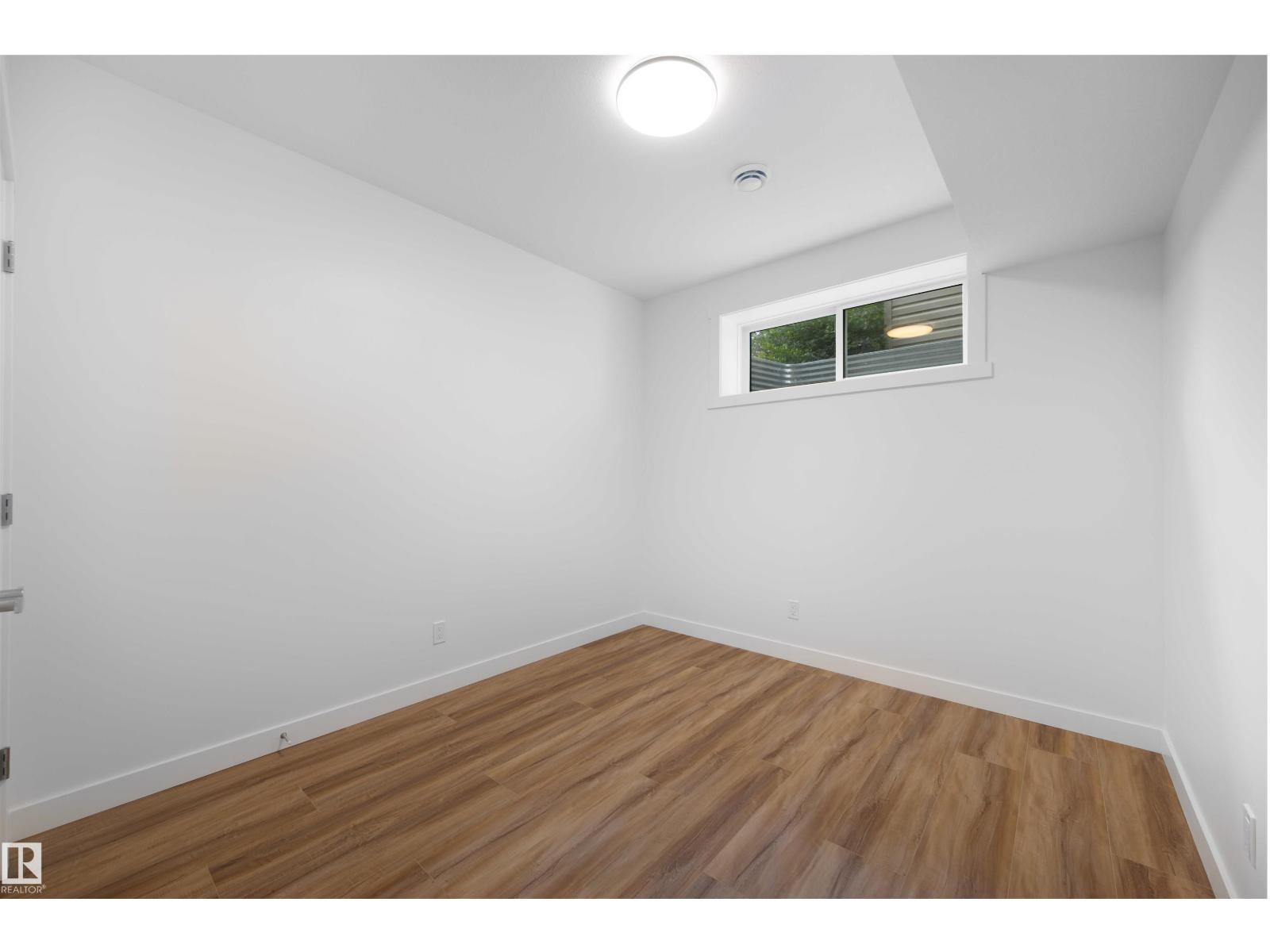 Photo 32 of 10818 68 Av Nw, Edmonton AB