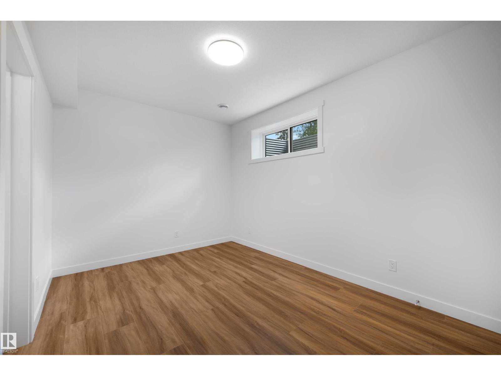 Photo 33 of 10818 68 Av Nw, Edmonton AB
