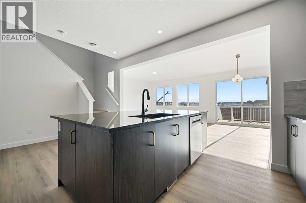 Photo 5 of 19837 44 Street Se, Calgary AB