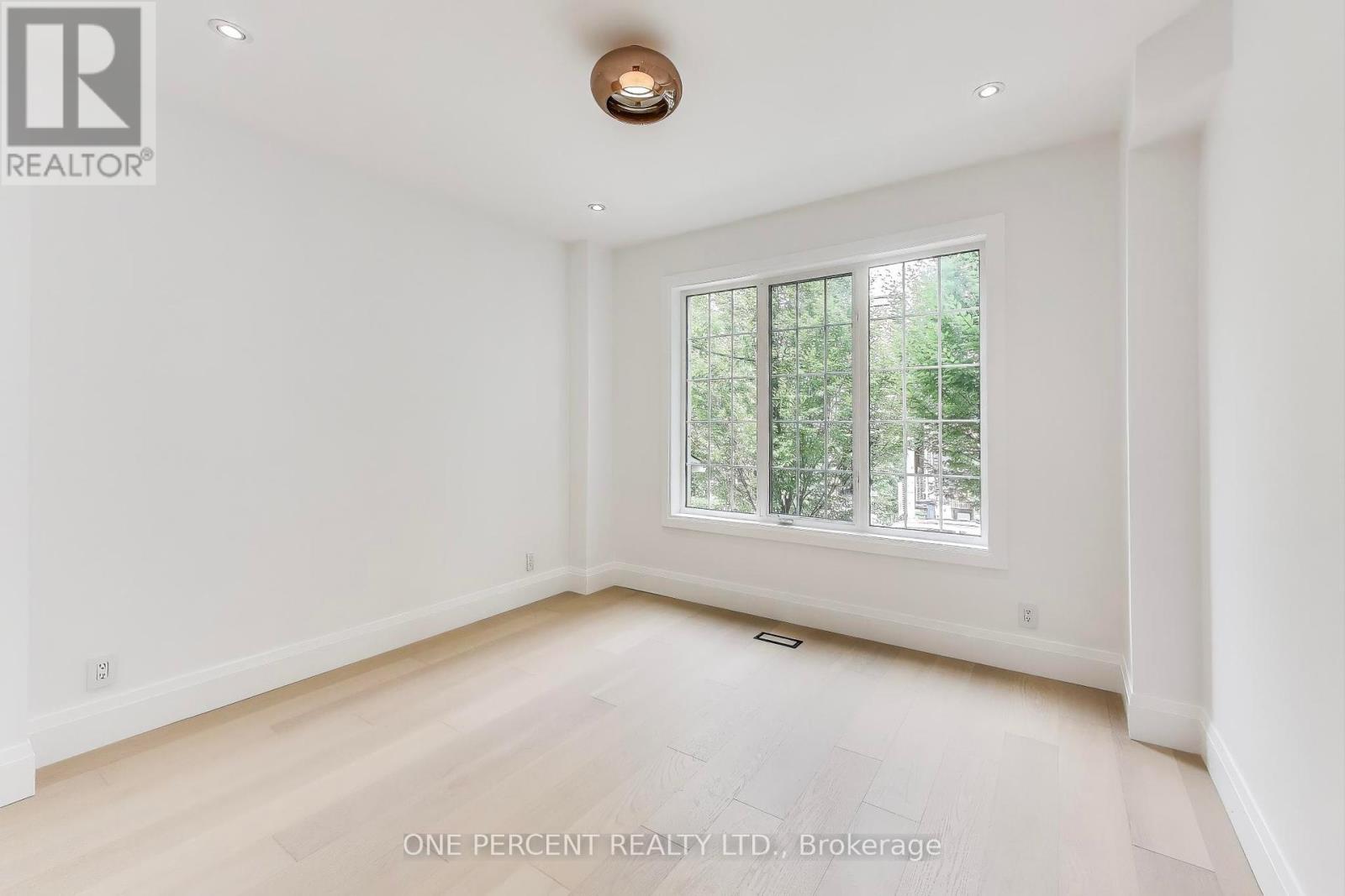 Photo 13 of 23 Mitchell Avenue, Toronto ON