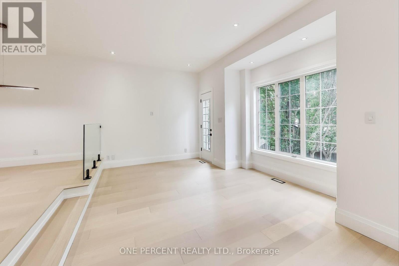 Photo 4 of 23 Mitchell Avenue, Toronto ON