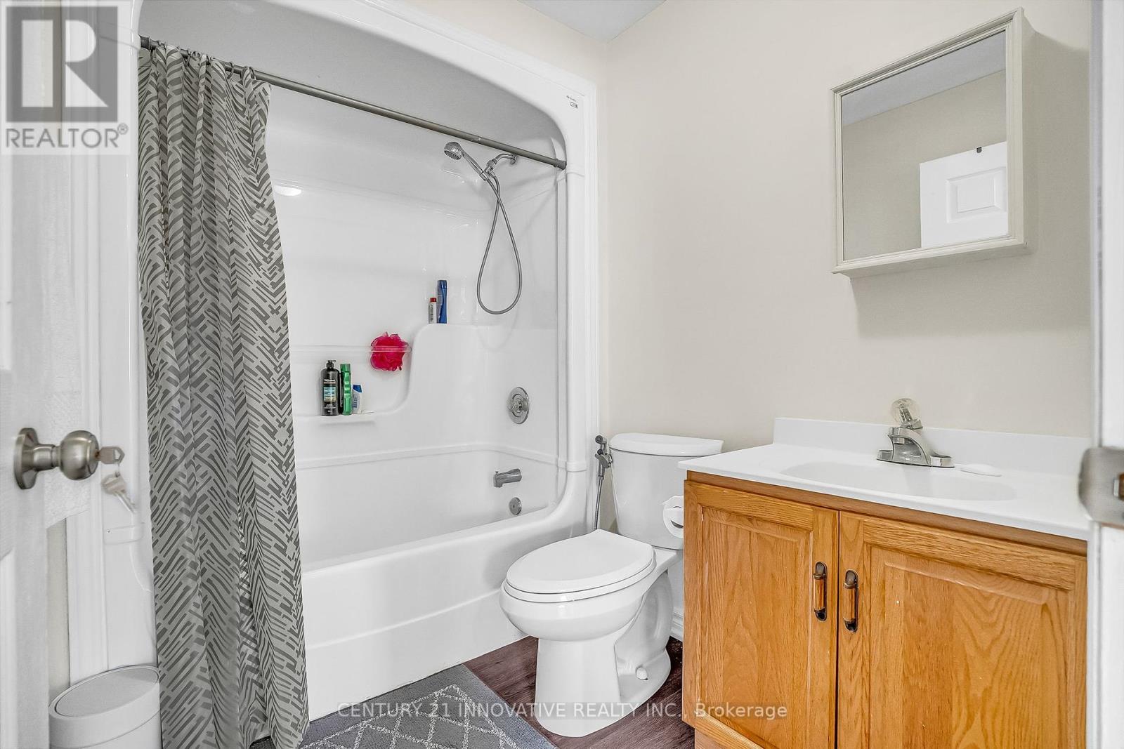 Photo 6 of 612 Simcoe Street, Brock ON