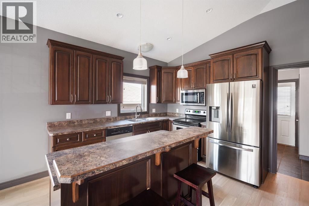 Photo 9 of 314 Plamondon Drive, Fort Mcmurray AB
