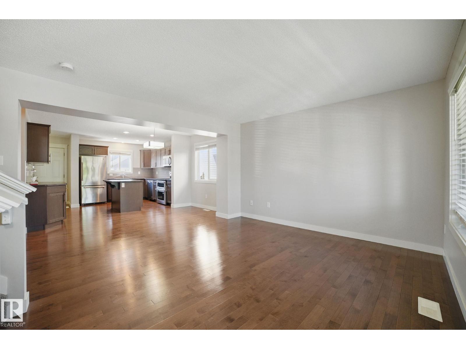 Photo 11 of 1309 30 Av Nw, Edmonton AB