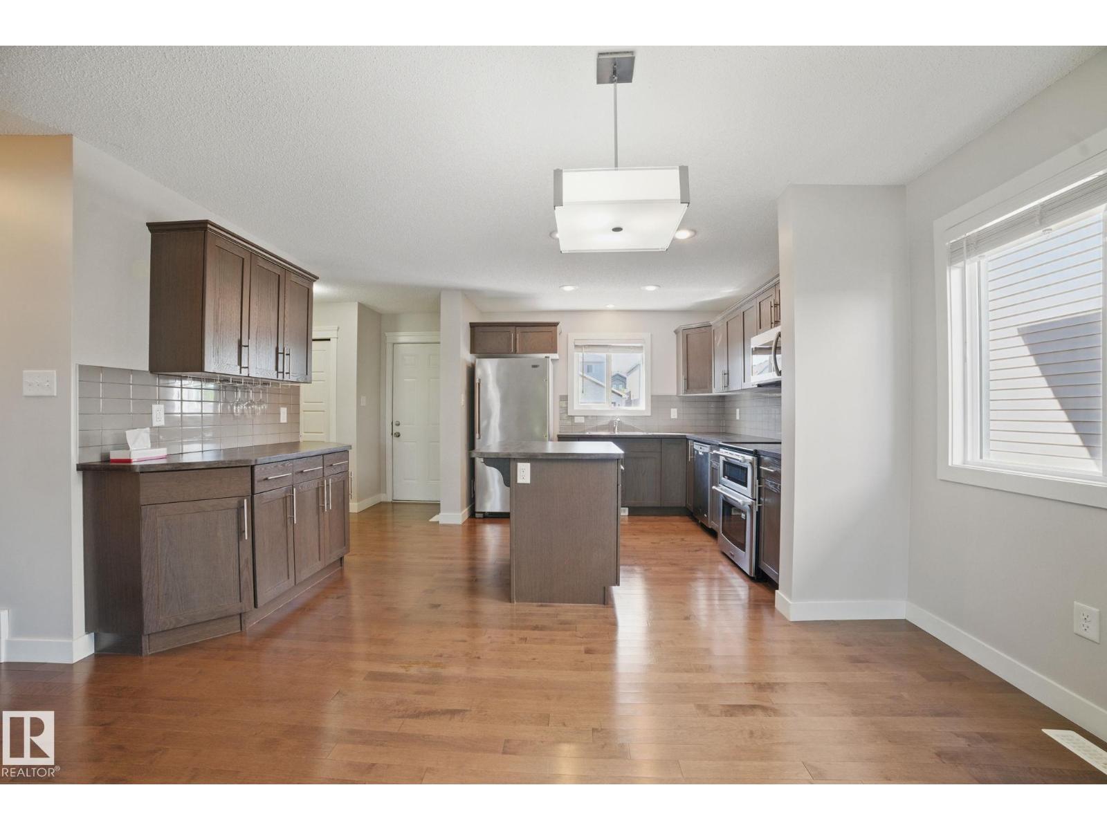 Photo 13 of 1309 30 Av Nw, Edmonton AB