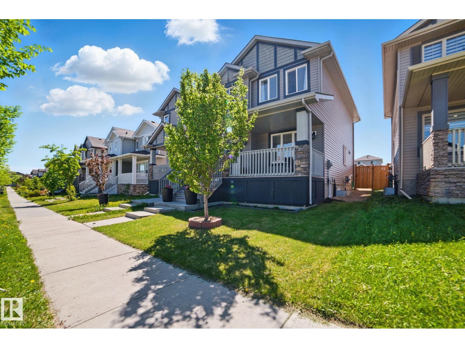 Photo 2 of 1309 30 Av Nw, Edmonton AB
