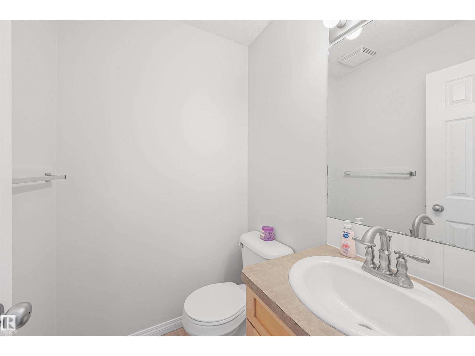 Photo 12 of 15 230 Edwards Dr Sw, Edmonton AB
