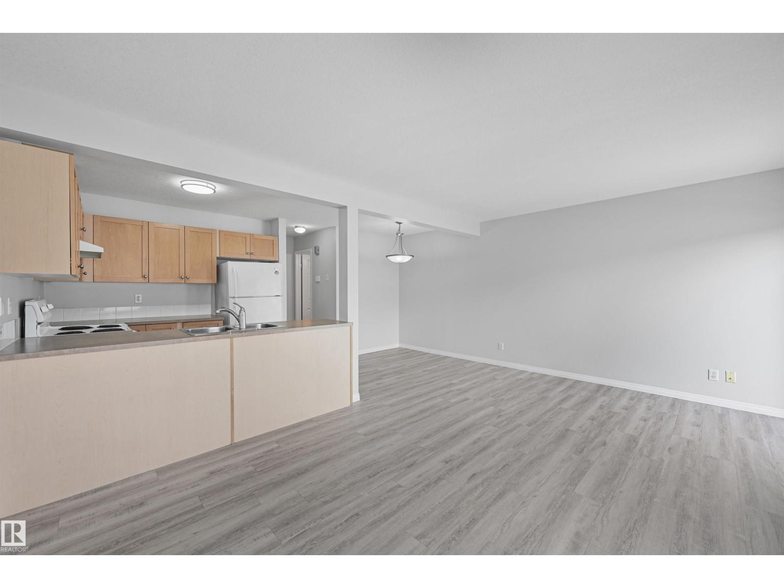 Photo 2 of 15 230 Edwards Dr Sw, Edmonton AB