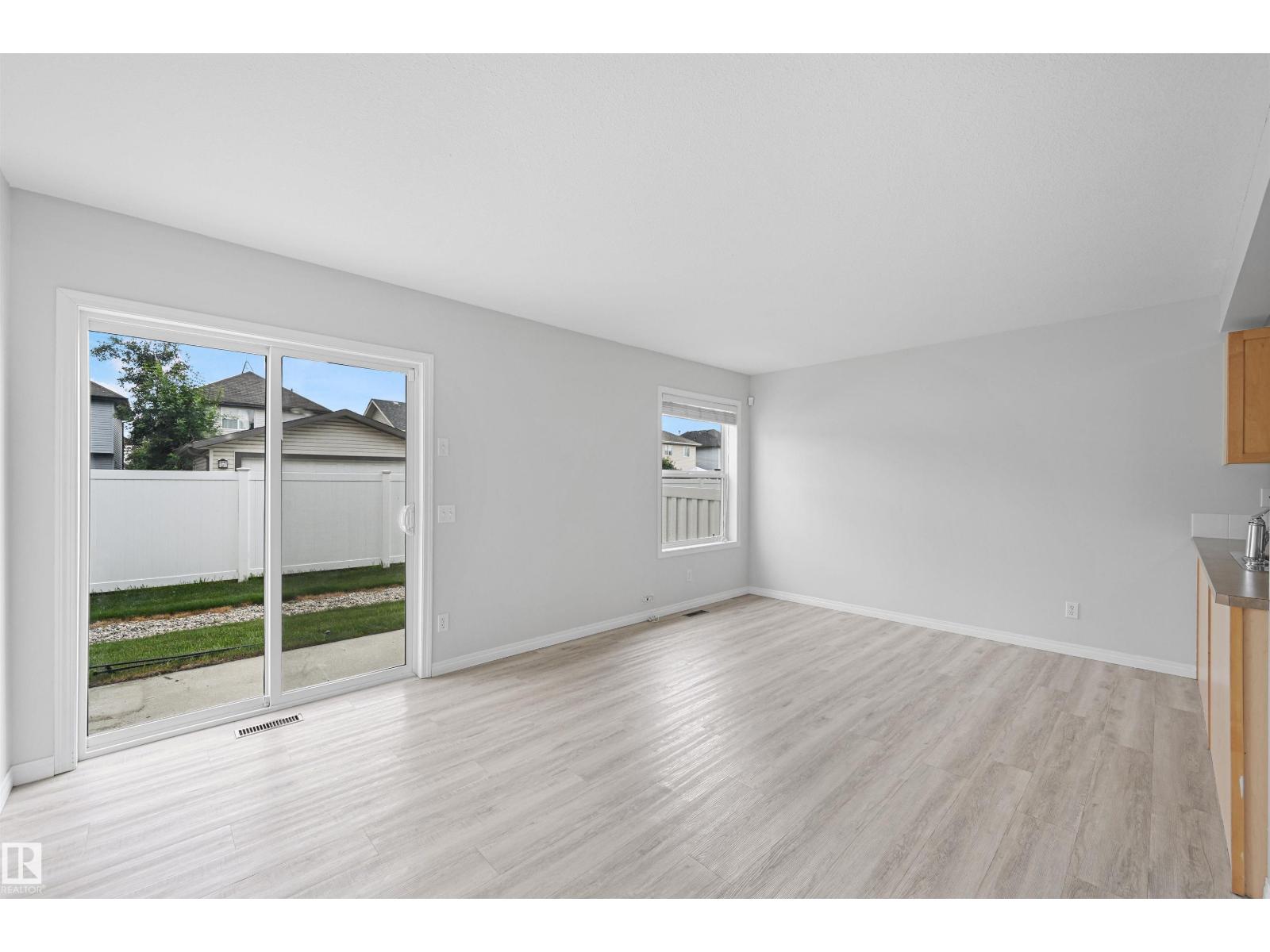 Photo 4 of 15 230 Edwards Dr Sw, Edmonton AB