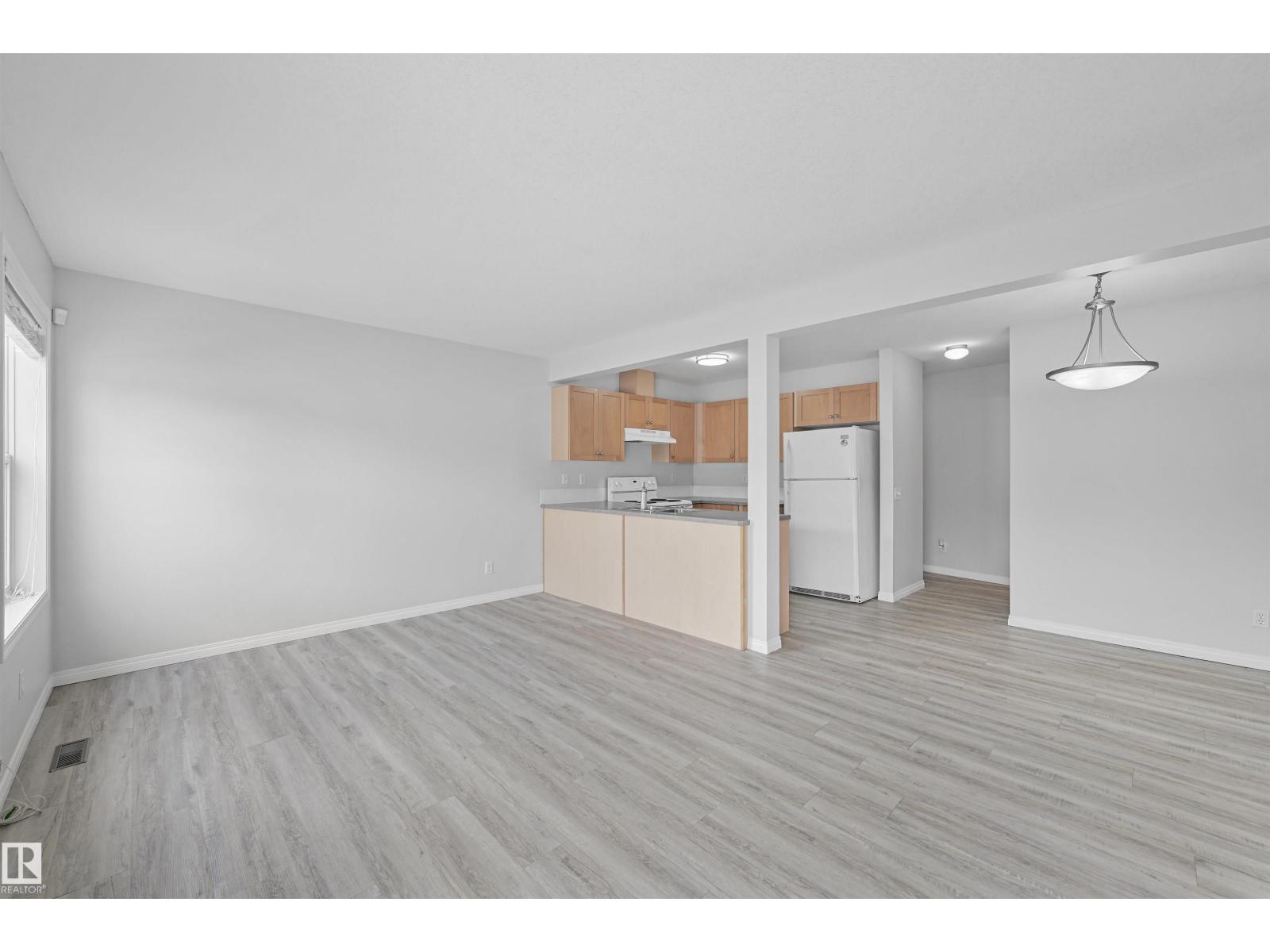 Photo 5 of 15 230 Edwards Dr Sw, Edmonton AB