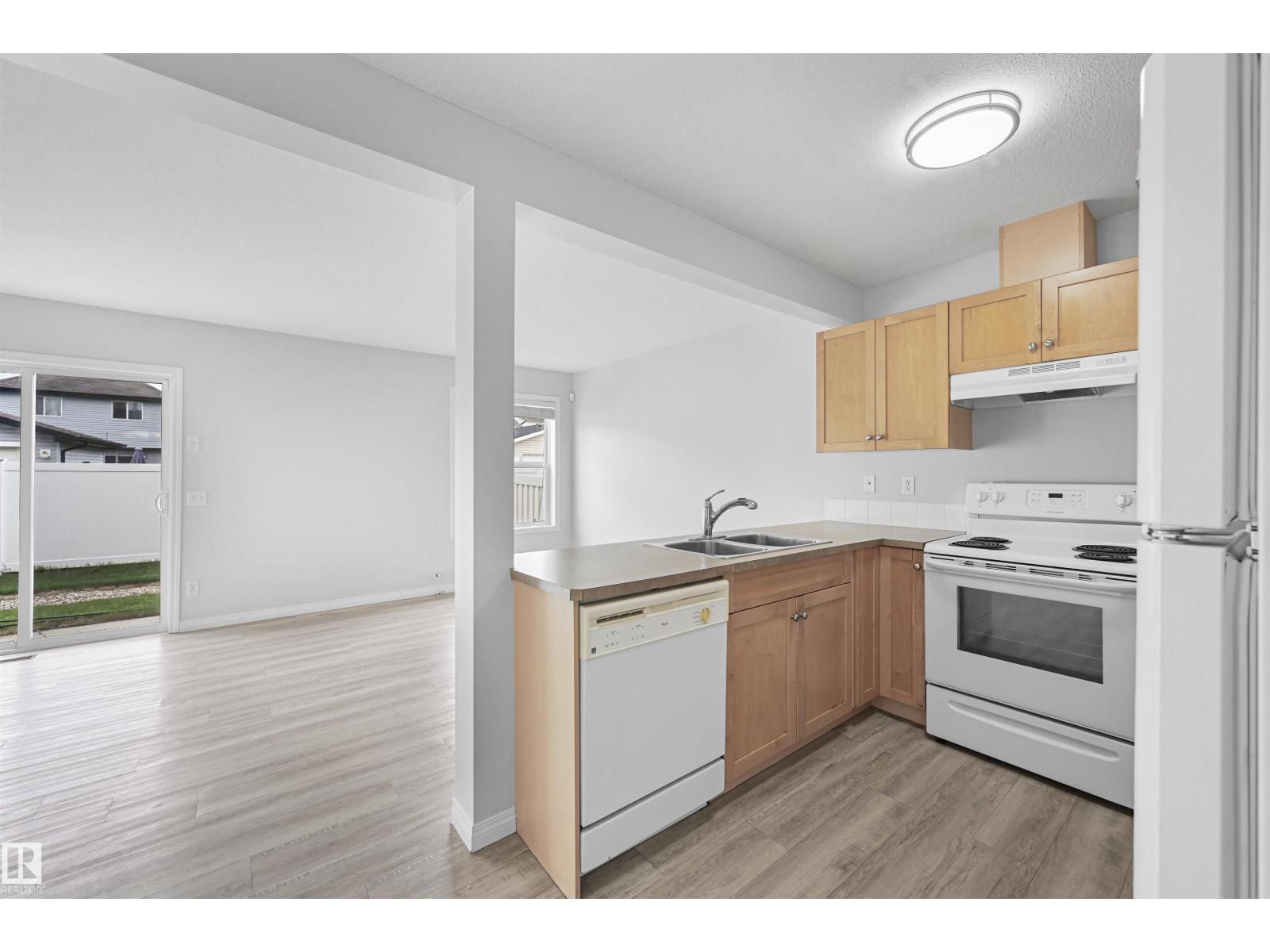 Photo 8 of 15 230 Edwards Dr Sw, Edmonton AB