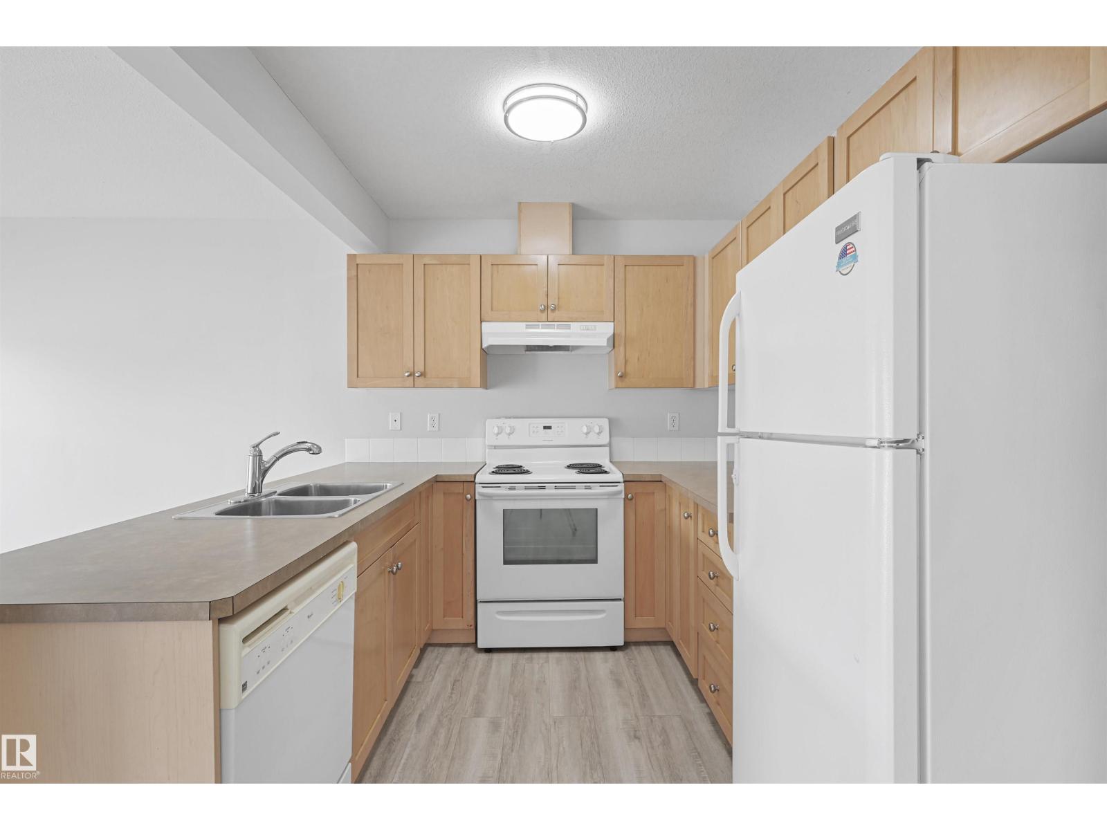 Photo 9 of 15 230 Edwards Dr Sw, Edmonton AB