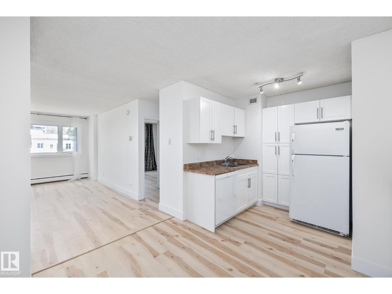 Photo 15 of 803 9710 105 St Nw, Edmonton AB