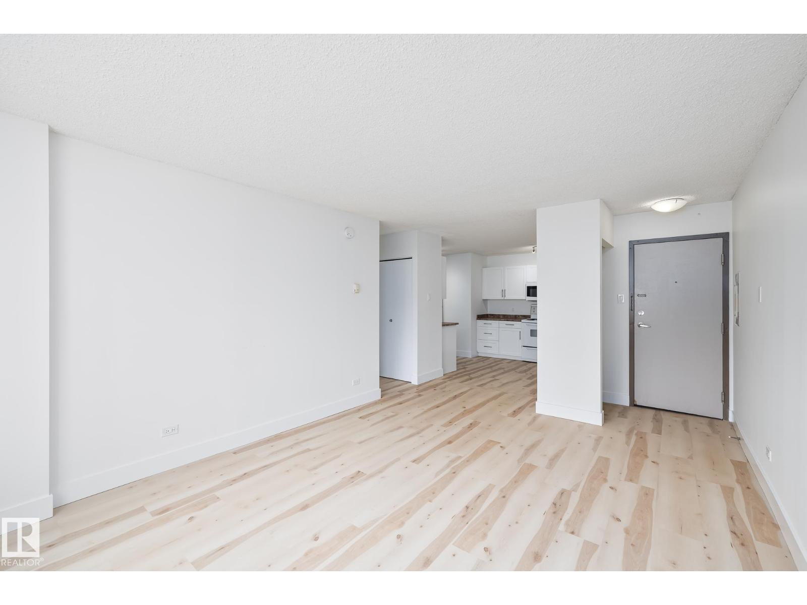Photo 6 of 803 9710 105 St Nw, Edmonton AB