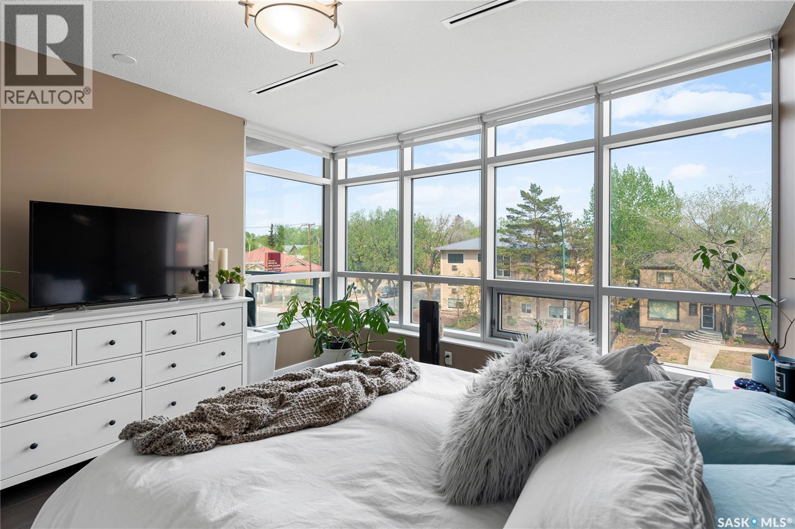Photo 17 of 203 2300 Broad Street, Regina SK