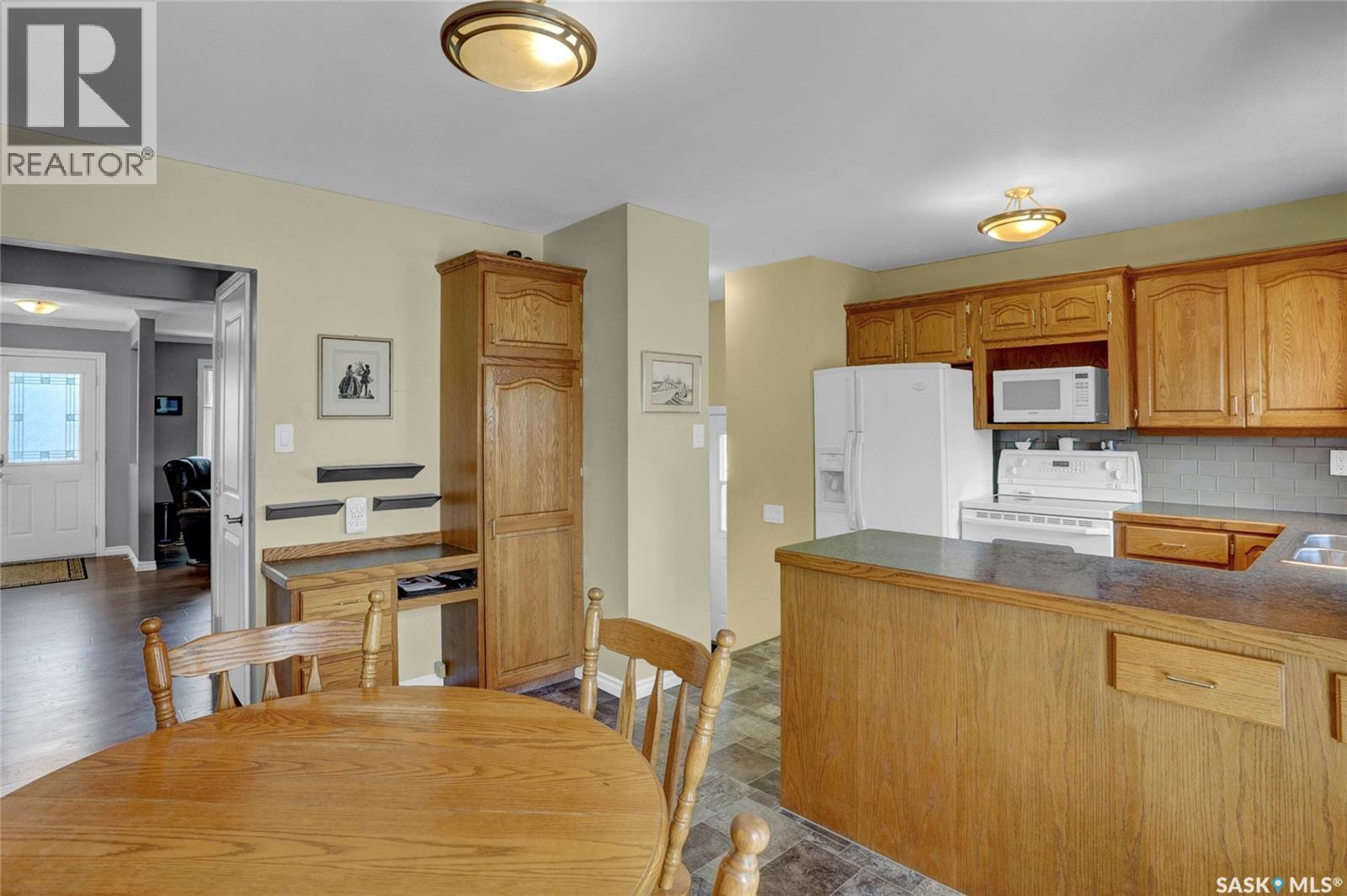 Photo 14 of 66 Kennedy Crescent, Regina SK