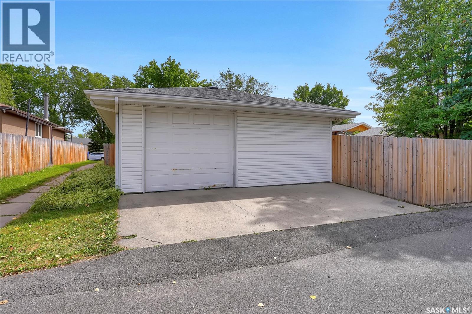 Photo 38 of 66 Kennedy Crescent, Regina SK