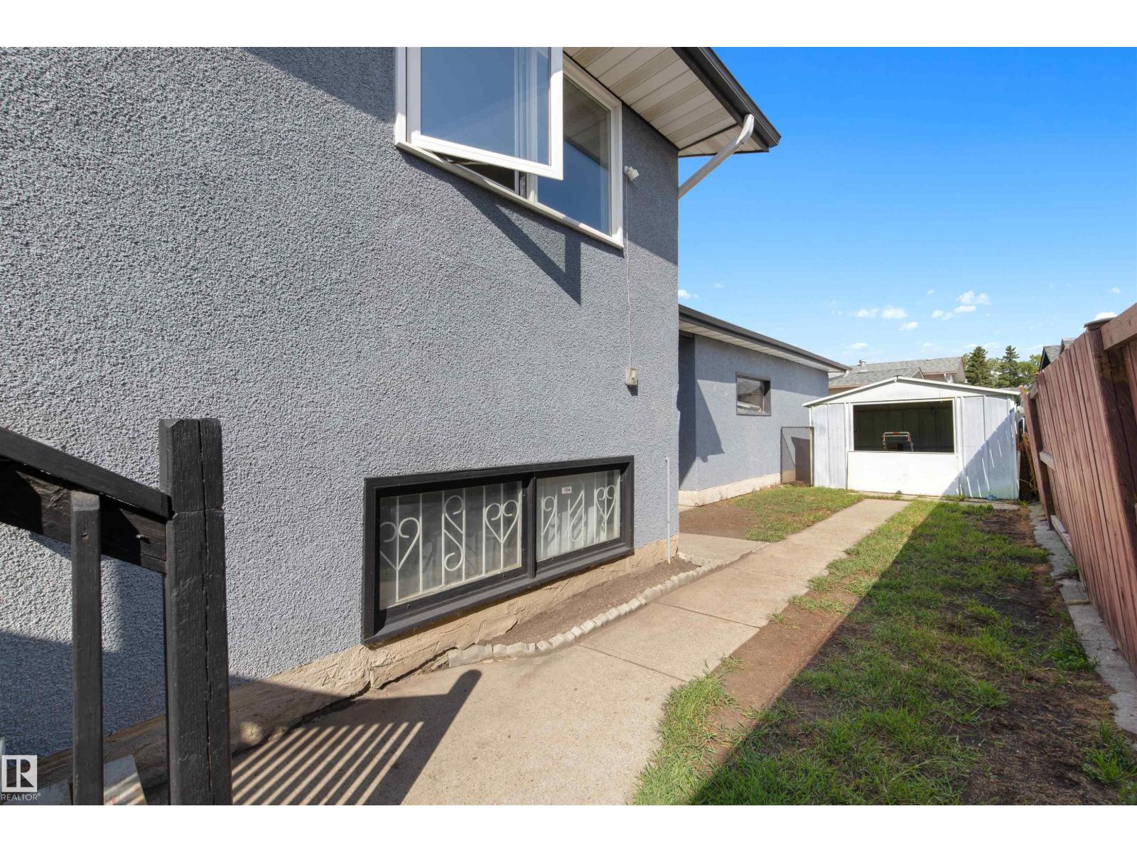 Photo 30 of 11415 148 Av Nw, Edmonton AB
