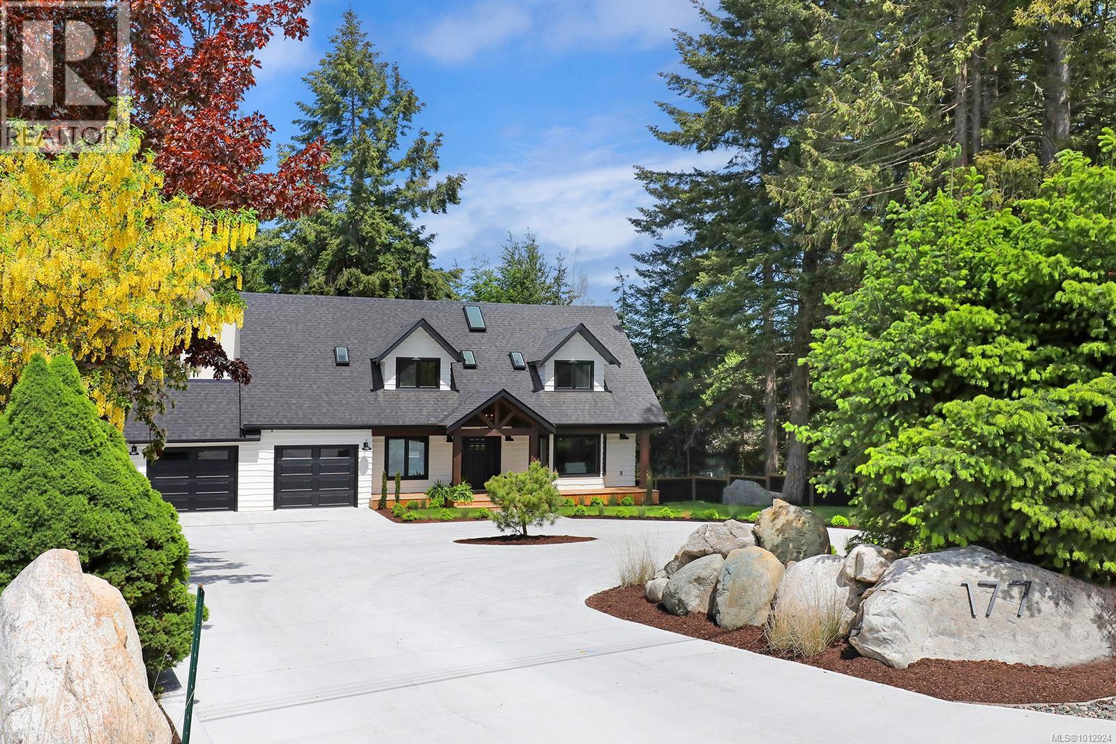 Photo 2 of 177 Sunningdale Rd E, Qualicum Beach BC