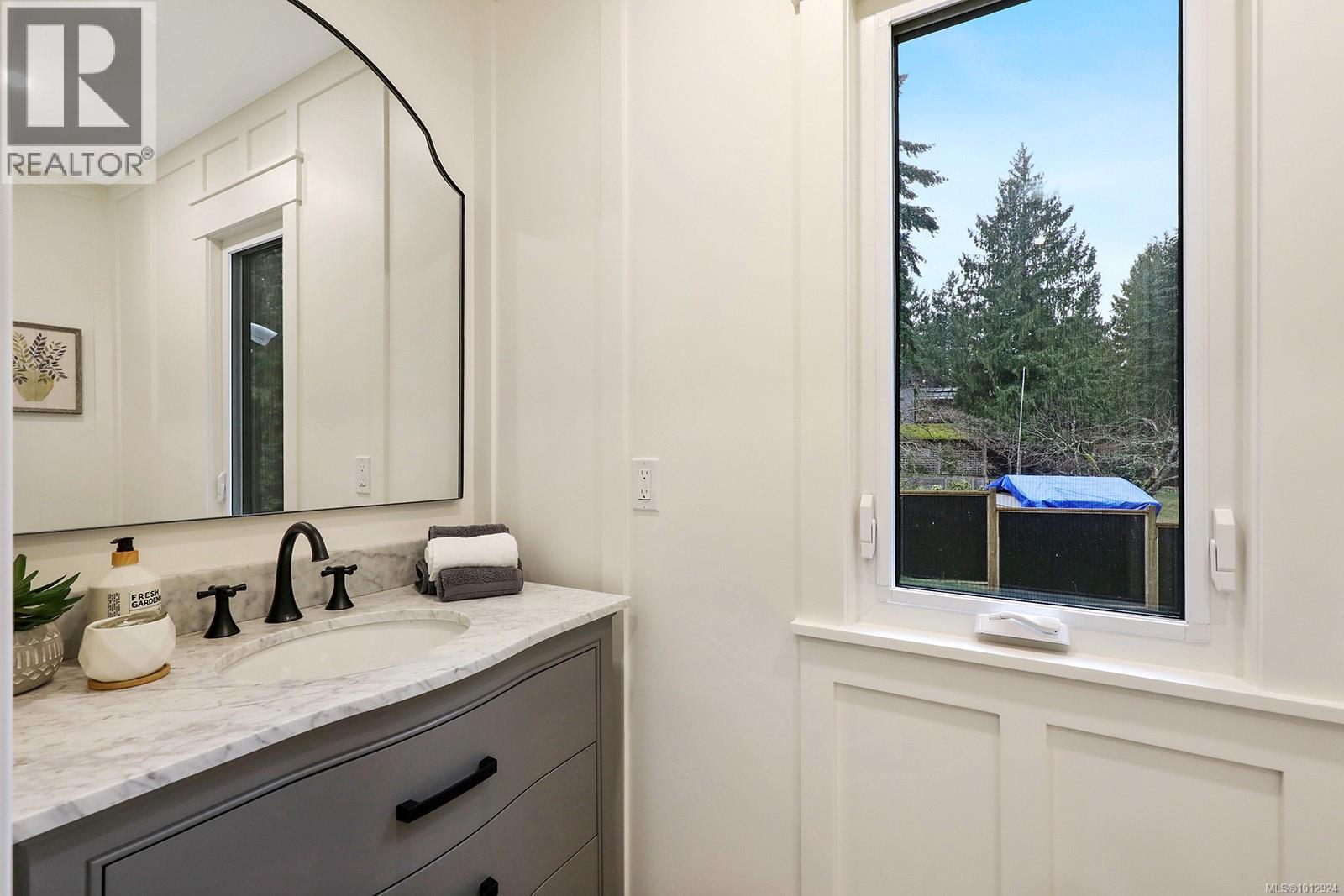 Photo 25 of 177 Sunningdale Rd E, Qualicum Beach BC
