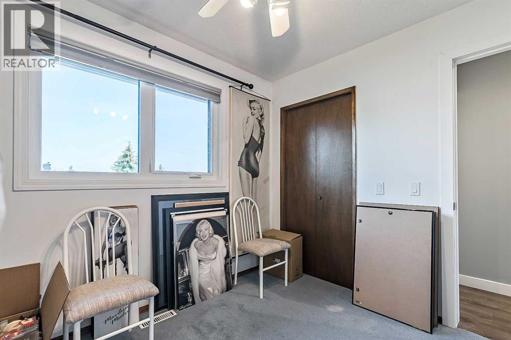 Single Family House 4 Level for Sale in  Beaconsfield Way NW Beddington Heights Calgary 