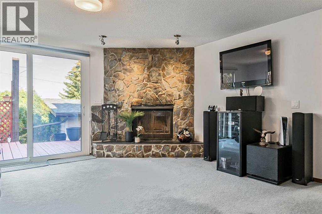 Single Family House 4 Level for Sale in  Beaconsfield Way NW Beddington Heights Calgary 