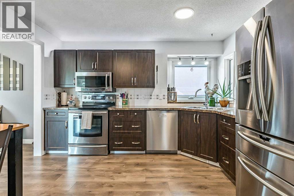 Single Family House 4 Level for Sale in  Beaconsfield Way NW Beddington Heights Calgary 