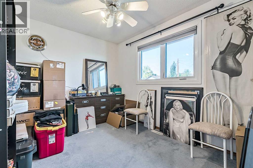 Single Family House 4 Level for Sale in  Beaconsfield Way NW Beddington Heights Calgary 