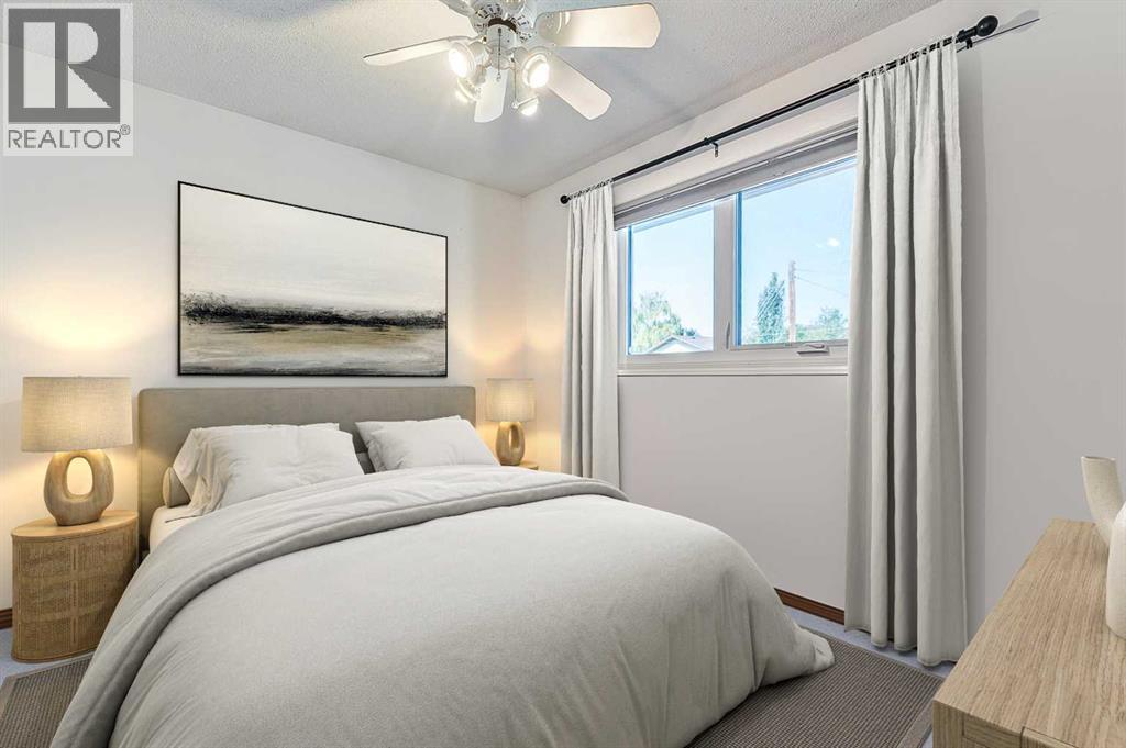 Single Family House 4 Level for Sale in  Beaconsfield Way NW Beddington Heights Calgary 