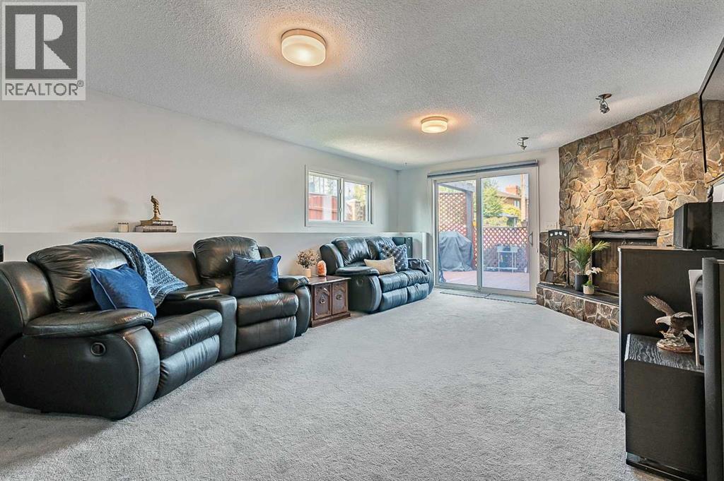 Single Family House 4 Level for Sale in  Beaconsfield Way NW Beddington Heights Calgary 