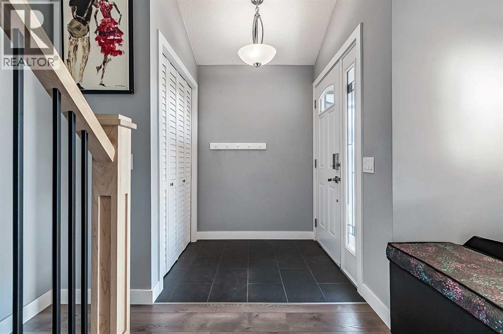 Single Family House 4 Level for Sale in  Beaconsfield Way NW Beddington Heights Calgary 
