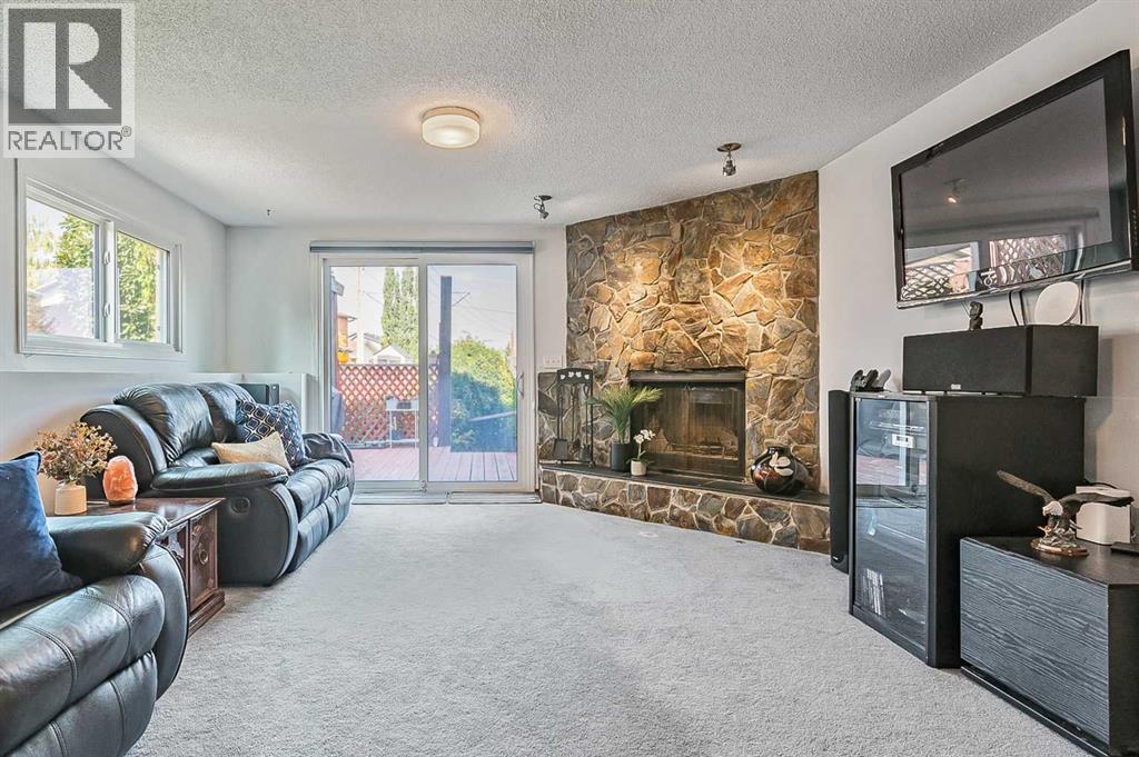 Single Family House 4 Level for Sale in  Beaconsfield Way NW Beddington Heights Calgary 