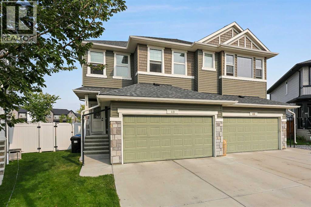 Photo 1 of 49 Evansglen Mews Nw, Calgary AB