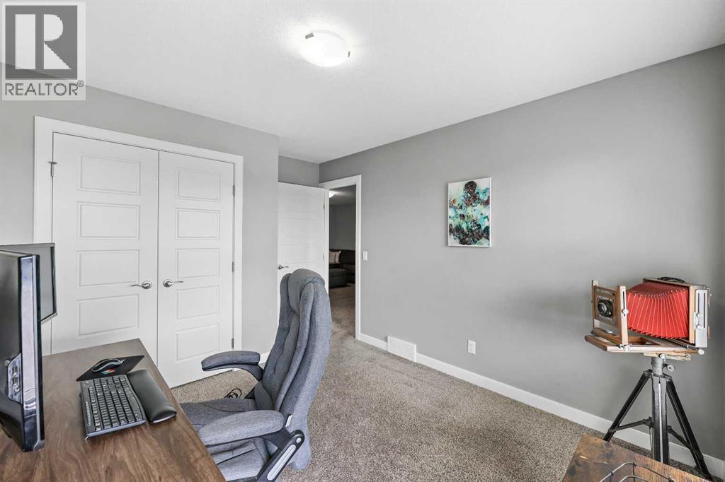 Photo 34 of 49 Evansglen Mews Nw, Calgary AB