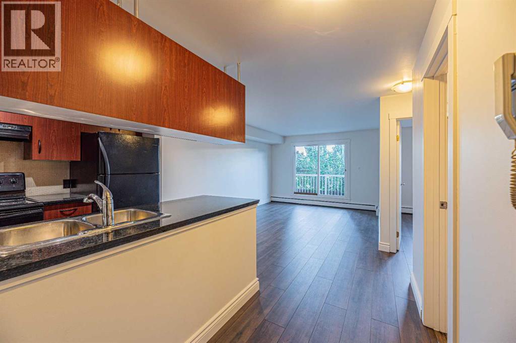 Photo 5 of 204 2221 14 Street Sw, Calgary AB