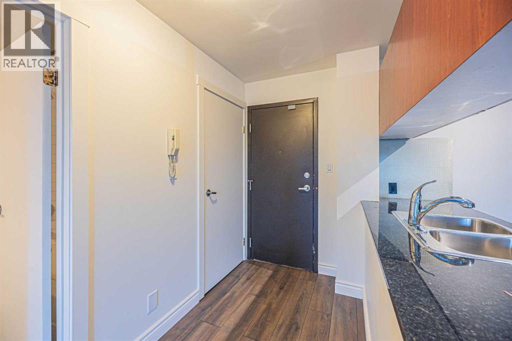 Photo 6 of 204 2221 14 Street Sw, Calgary AB