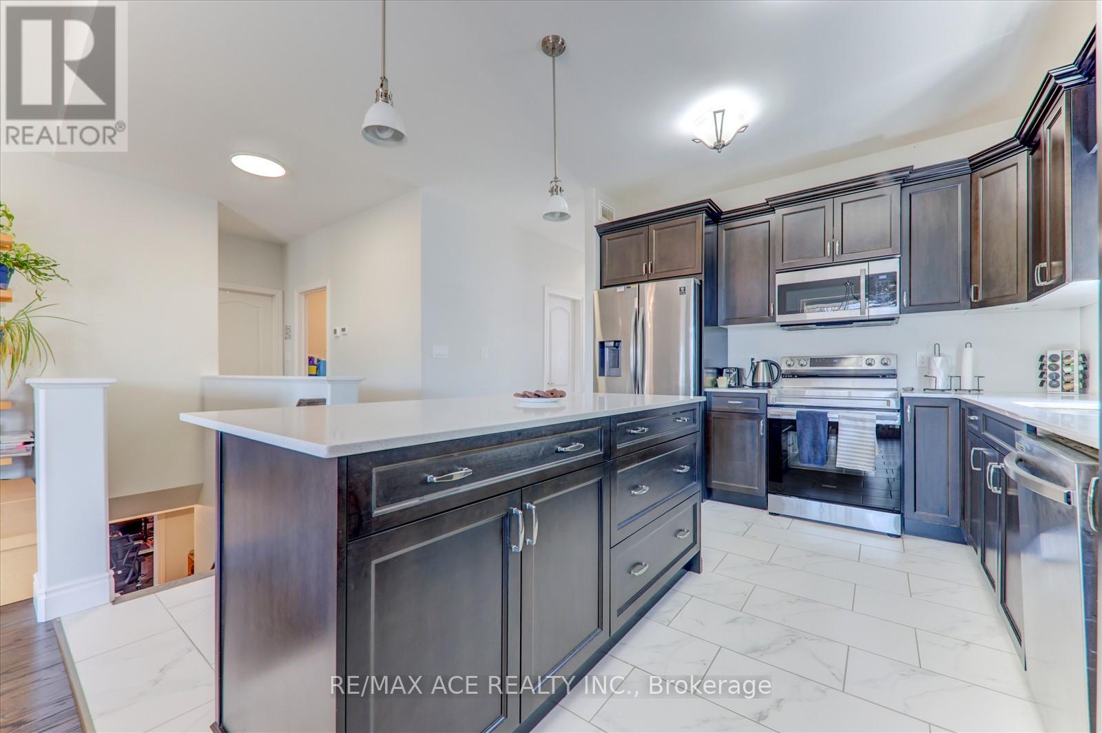 Photo 10 of 49 Covington Crescent, Belleville ON