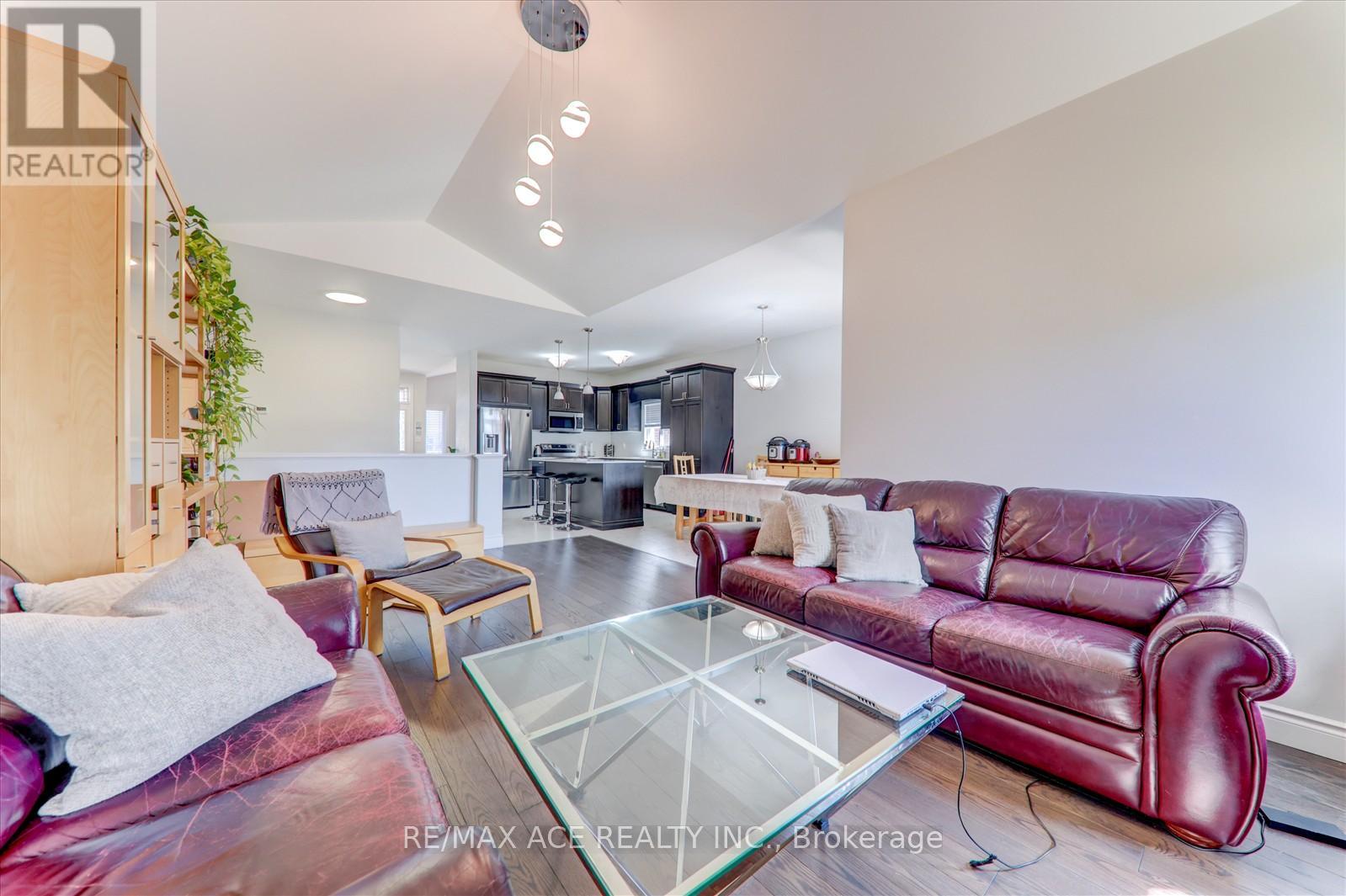 Photo 14 of 49 Covington Crescent, Belleville ON