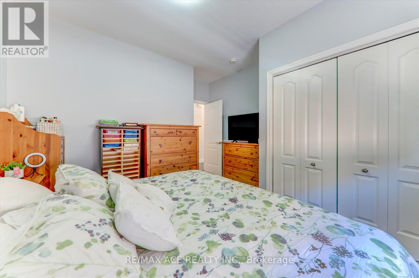 Photo 21 of 49 Covington Crescent, Belleville ON