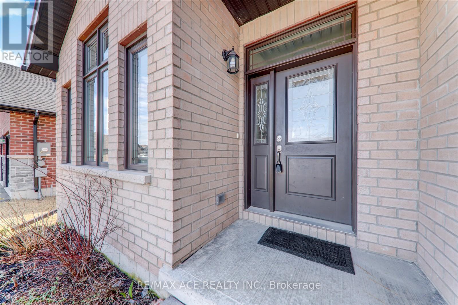 Photo 4 of 49 Covington Crescent, Belleville ON