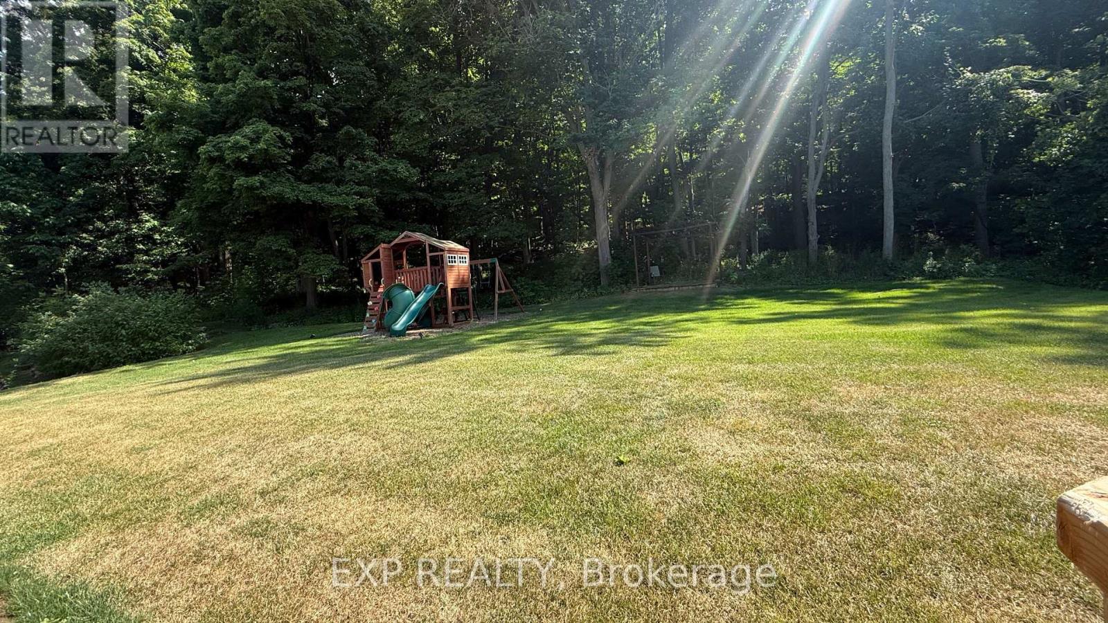 Photo 16 of B 237 Main Street W, Grimsby ON
