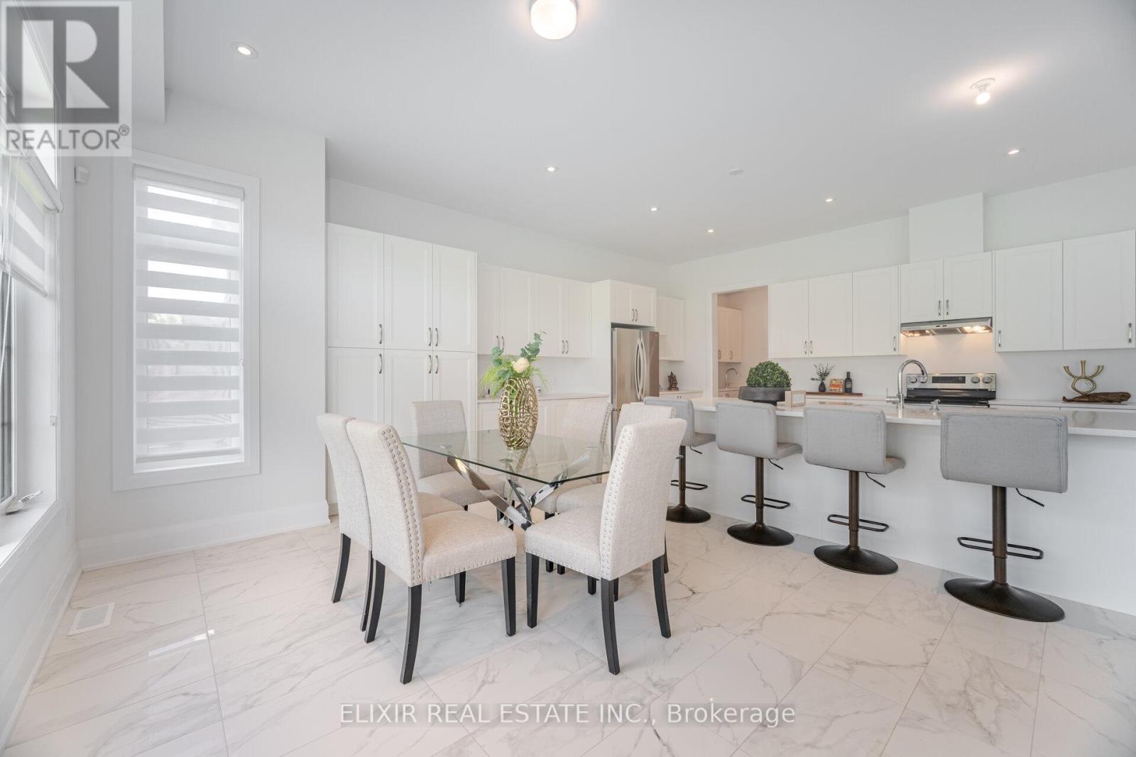 Photo 20 of 33 Sculpture Garden Lane, Vaughan ON