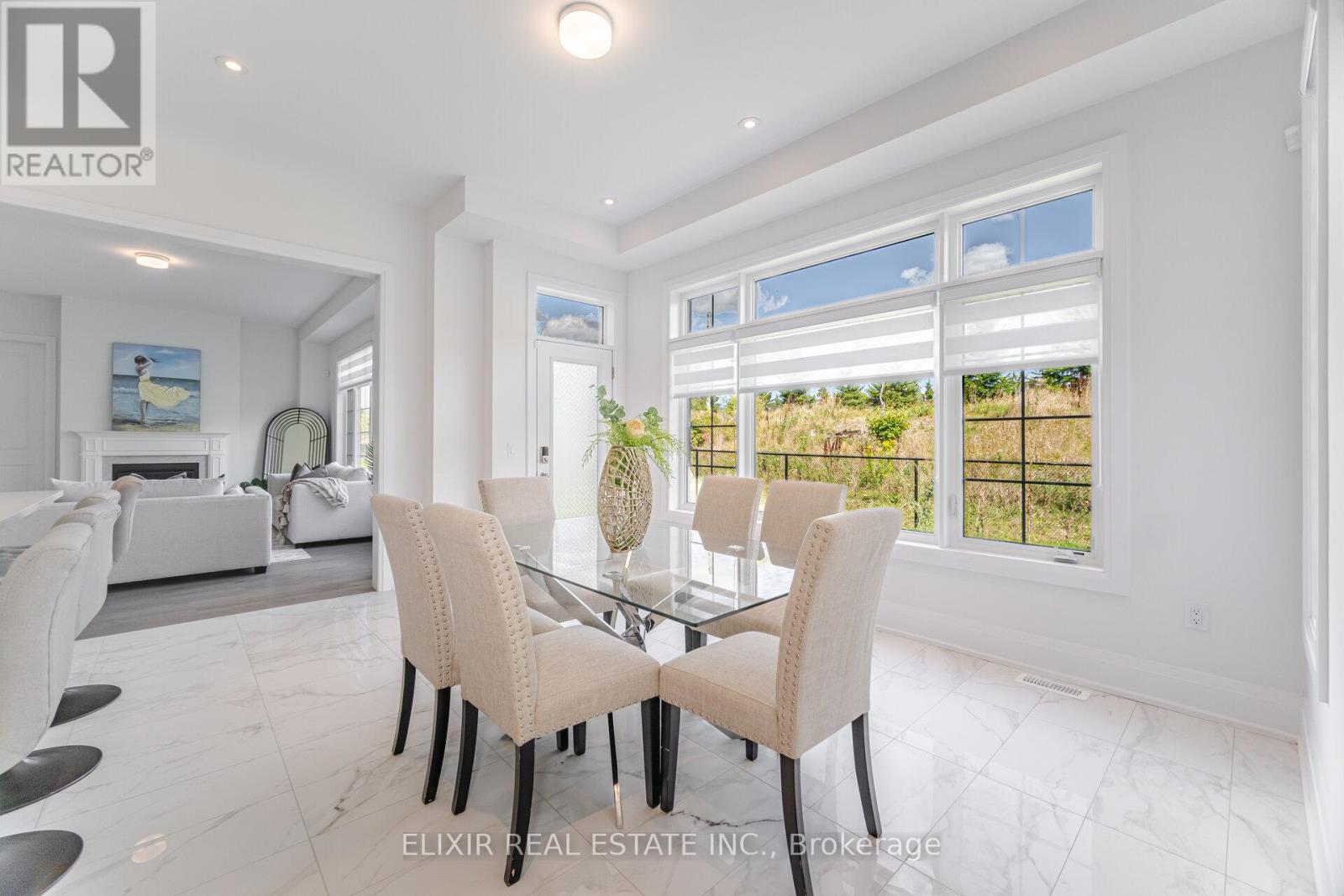 Photo 24 of 33 Sculpture Garden Lane, Vaughan ON